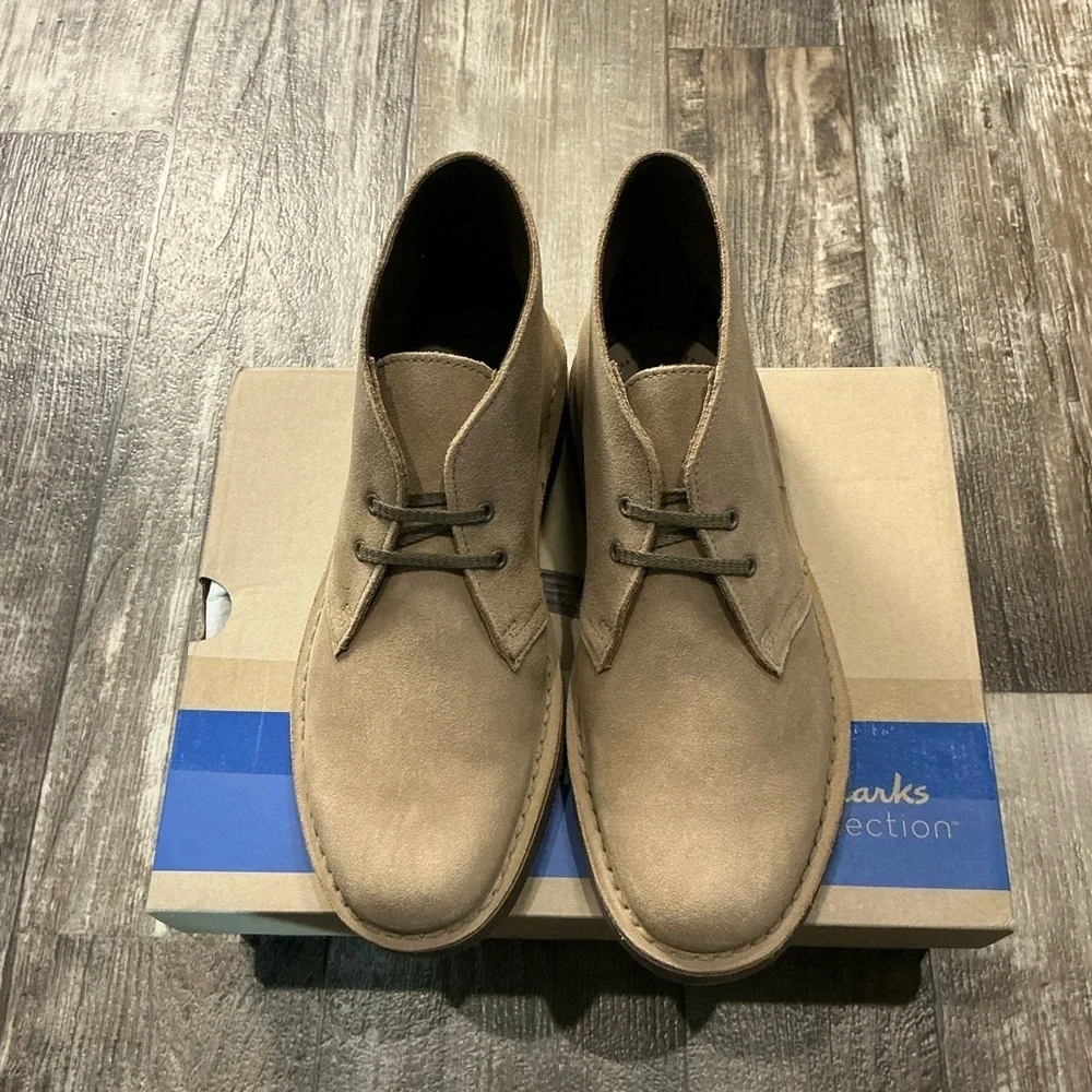 Clark’s Men's Tan Suede Desert Boots Size 7.5